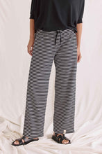 Lade das Bild in den Galerie-Viewer, COTTON CANDY Hose Halia