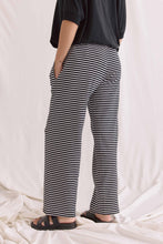 Lade das Bild in den Galerie-Viewer, COTTON CANDY Hose Halia