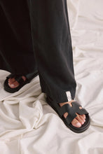 Lade das Bild in den Galerie-Viewer, COTTON CANDY Hose Malea Black