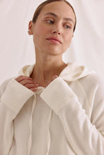 Lade das Bild in den Galerie-Viewer, COTTON CANDY Hoodie Blanca
