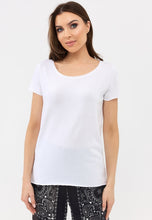 Lade das Bild in den Galerie-Viewer, COTTON CANDY T-Shirt Deetje white