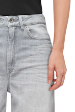 Lade das Bild in den Galerie-Viewer, DRYKORN Damen Jeans Flown Light Grey