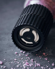 Lade das Bild in den Galerie-Viewer, NICOLAS VAHE Salz mit Rotwein & Lorbeerblätter