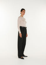 Lade das Bild in den Galerie-Viewer, CLUB L'AVENIR Longsleeve Dee'CL Sand