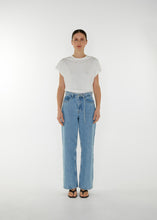 Lade das Bild in den Galerie-Viewer, CLUB L'AVENIR Shirt Soma'CL White