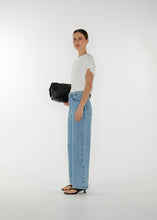 Lade das Bild in den Galerie-Viewer, CLUB L'AVENIR Shirt Soma'CL White