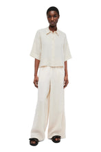 Lade das Bild in den Galerie-Viewer, DRYKORN Bluse Yarika aus Leinen Offwhite