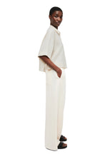 Lade das Bild in den Galerie-Viewer, DRYKORN Bluse Yarika aus Leinen Offwhite