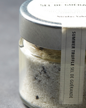 Lade das Bild in den Galerie-Viewer, NICOLAS VAHE Salz - Sel De Guerande mit Sommertrüffel