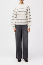 Lade das Bild in den Galerie-Viewer, DRYKORN Pullover Larelya Beige