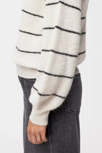 Lade das Bild in den Galerie-Viewer, DRYKORN Pullover Larelya Beige