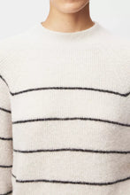 Lade das Bild in den Galerie-Viewer, DRYKORN Pullover Larelya Beige