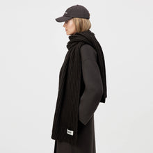 Lade das Bild in den Galerie-Viewer, DRYKORN Schal Cronica_3 Dark Chocolate