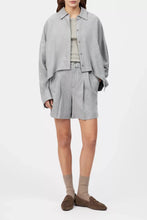 Lade das Bild in den Galerie-Viewer, DRYKORN Bluse Oshia Grey