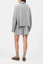 Lade das Bild in den Galerie-Viewer, DRYKORN Bluse Oshia Grey