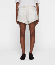 Lade das Bild in den Galerie-Viewer, 10DAYS AMSTERDAM Fleece Shorts Flower