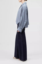 Lade das Bild in den Galerie-Viewer, DRYKORN Bluse Oshia Stripe Blue