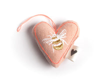 Lade das Bild in den Galerie-Viewer, GOOD OLD FRIENDS Herzstoff Anhänger mit verschiedenen Motiven