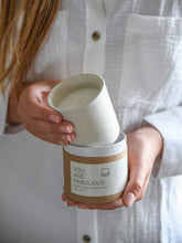 Lade das Bild in den Galerie-Viewer, LEEFF Duftkerze Fabulous Fig - You are fabulous