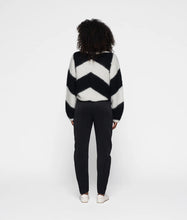 Lade das Bild in den Galerie-Viewer, 10 DAYS AMSTERDAM Soft V-Neck Sweater Stripe