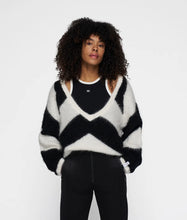 Lade das Bild in den Galerie-Viewer, 10 DAYS AMSTERDAM Soft V-Neck Sweater Stripe