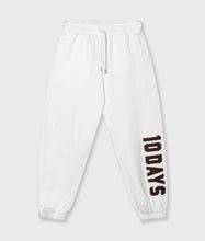 Lade das Bild in den Galerie-Viewer, 10DAYS AMSTERDAM Bar Jogger Fleece