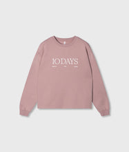 Lade das Bild in den Galerie-Viewer, 10 DAYS AMSTERDAM Logo Sweater Raspberry