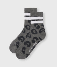 Lade das Bild in den Galerie-Viewer, 10DAYS AMSTERDAM Socks Leopard
