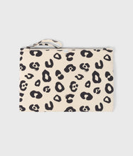 Lade das Bild in den Galerie-Viewer, 10 DAYS AMSTERDAM Padded Pouch Leopard