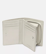 Lade das Bild in den Galerie-Viewer, LIEBESKIND BERLIN Geldbörse Moon Thea Beige