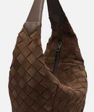 Lade das Bild in den Galerie-Viewer, LIEBESKIND BERLIN Farrah Hobo Bag M