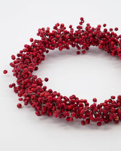 Lade das Bild in den Galerie-Viewer, HOUSE DOCTOR Winterkranz rot klein