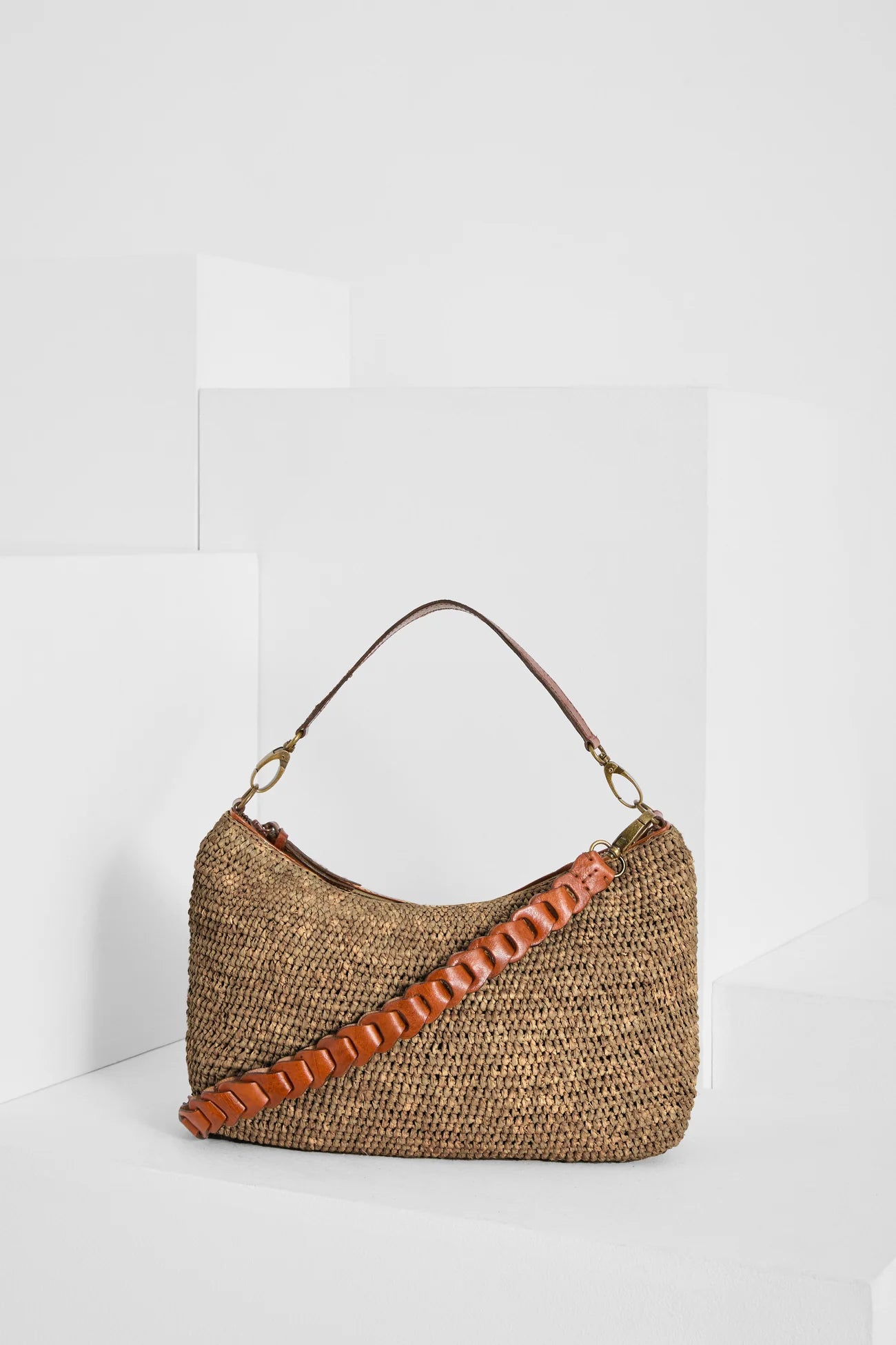 IBELIV Tasche Mihaja aus Raffia - Dark Tea