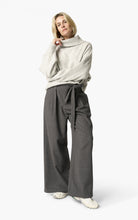 Lade das Bild in den Galerie-Viewer, AIMEE THE LABEL Pullover MatteoA Light Grey