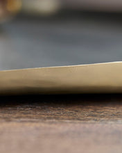 Lade das Bild in den Galerie-Viewer, HOUSE DOCTOR Tablett Messing Antik