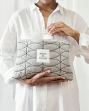 Lade das Bild in den Galerie-Viewer, MERAKI Kosmetiktasche Mentha Lightgrey