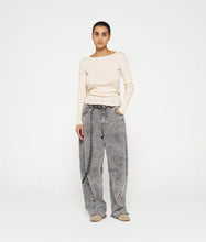 Lade das Bild in den Galerie-Viewer, 10 DAYS AMSTERDAM Boatneck Longsleeve Tee