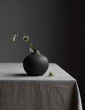 Lade das Bild in den Galerie-Viewer, STOREFACTORY Fröbacken Vase Medium dark grey