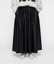 Lade das Bild in den Galerie-Viewer, 10DAYS AMSTERDAM Leatherlook Plated Skirt