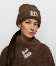 Lade das Bild in den Galerie-Viewer, 10DAYS AMSTERDAM Hairy Knit Beanie - Dark Truffle
