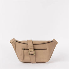 Lade das Bild in den Galerie-Viewer, O MY BAG Drew Bum Bag Umhängetasche Sand