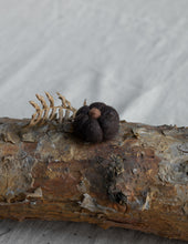 Lade das Bild in den Galerie-Viewer, STOREFACTORY Haga Kürbis aus Filz in 3 Farben