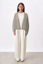 Lade das Bild in den Galerie-Viewer, DRYKORN Strickjacke Mirala_2 Beige