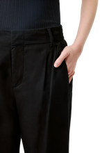 Lade das Bild in den Galerie-Viewer, DRYKORN Hose Dispatch Black