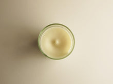 Lade das Bild in den Galerie-Viewer, THE OLPHACTORY Duftkerze Forever - Citrus & Shades