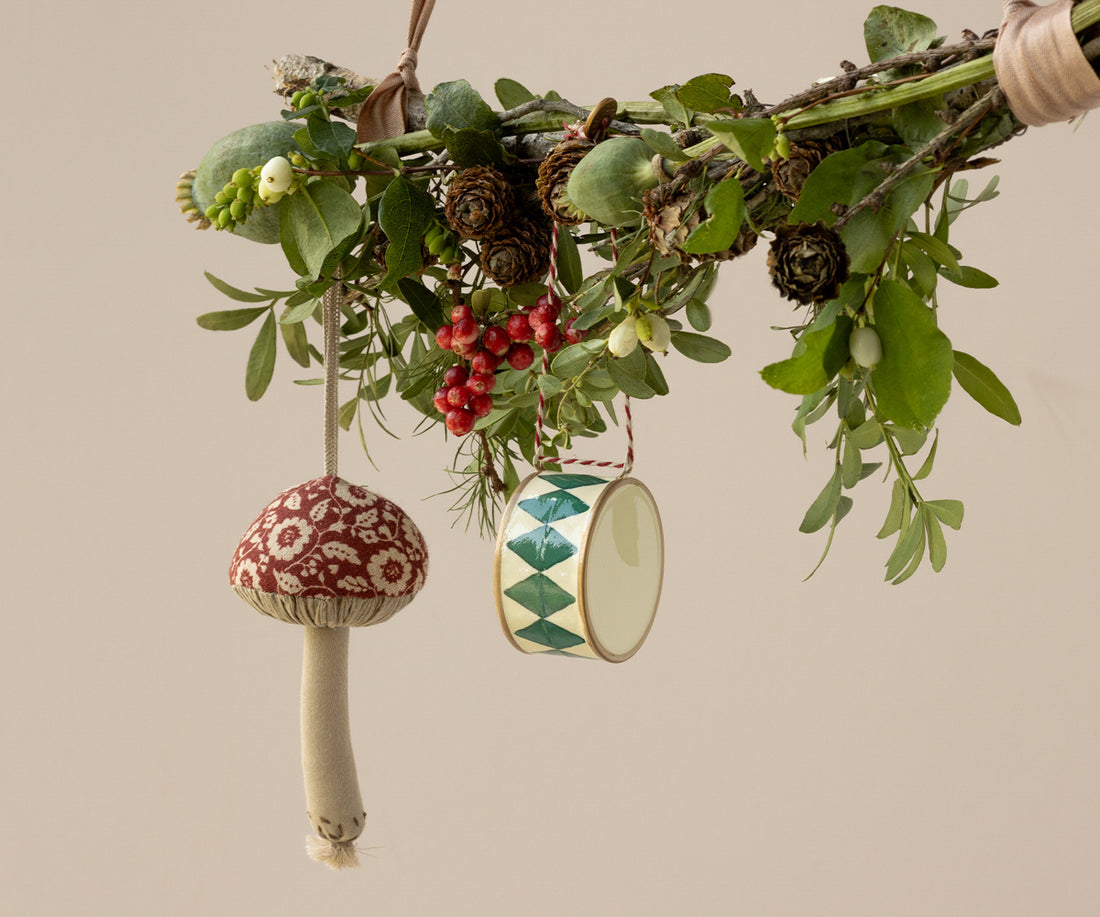 MAILEG Pilz Ornament Winterblume Rot