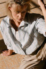 Lade das Bild in den Galerie-Viewer, AIMEE THE LABEL Bluse DorisS6 Light Blue