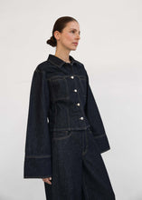 Lade das Bild in den Galerie-Viewer, CLUB L'AVENIR Jeansjacke Lou'CL Blue
