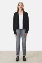Lade das Bild in den Galerie-Viewer, DRYKORN Strickjacke Mirala_2 Black