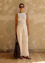 Lade das Bild in den Galerie-Viewer, CLUB L'AVENIR Tanktop Juniper'CL Offwhite